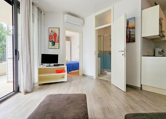 Nicoletta Lux * Novigrad Istria