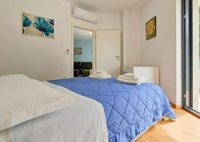 Nicoletta Lux Novigrad Istria